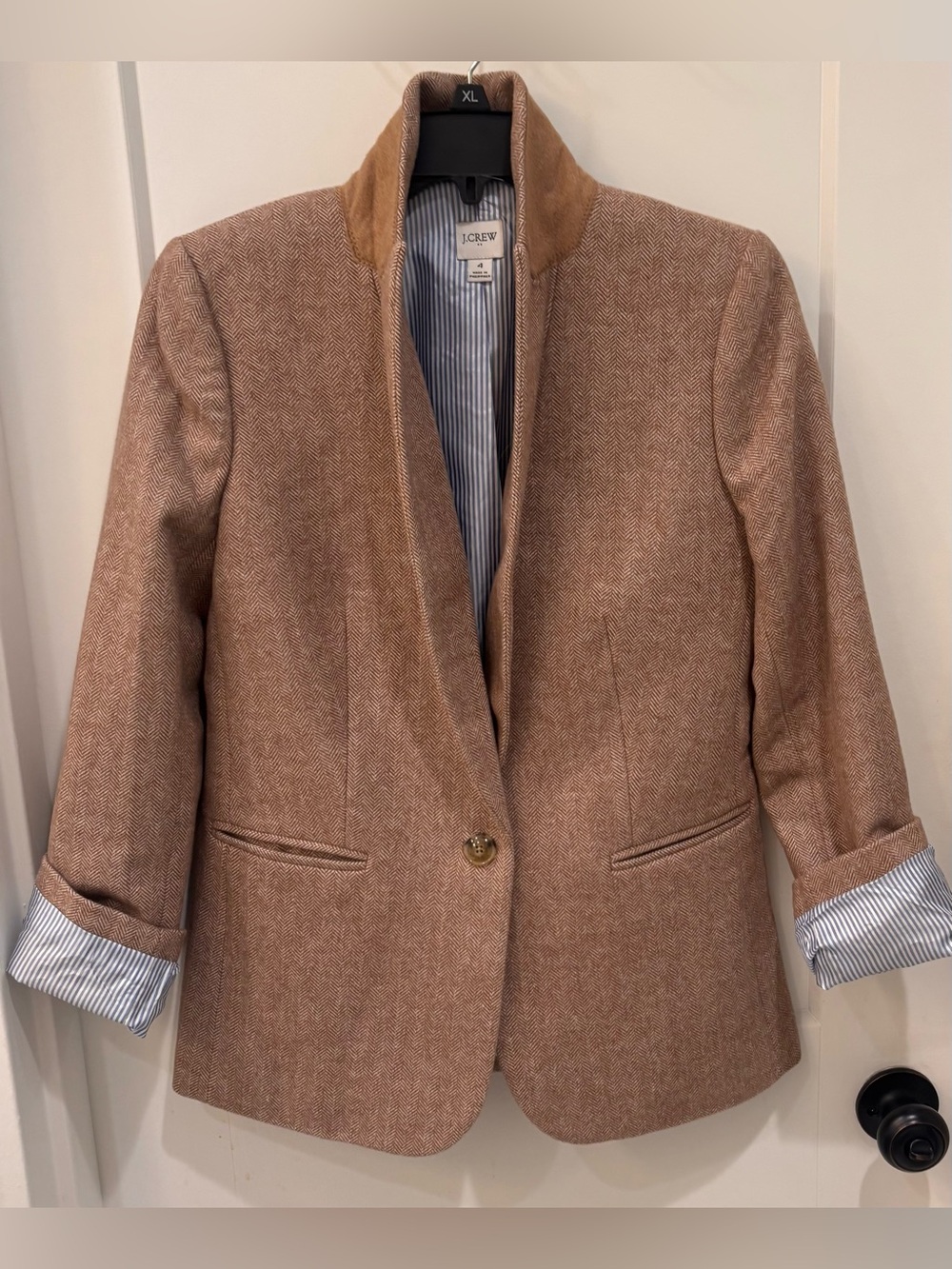J. Crew Herringbone Tan Blazer w striped  Lining. Size 4 in mint condition